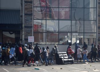 Business owners armed to the teeth to protect their livelihood